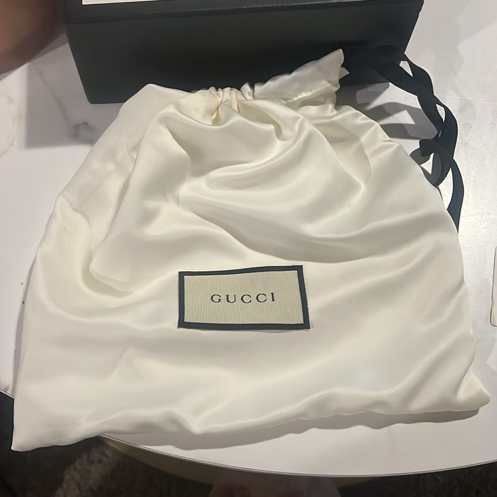 Gucci Women's Belt in Black with Gold Buckle - Picture 2 of 5